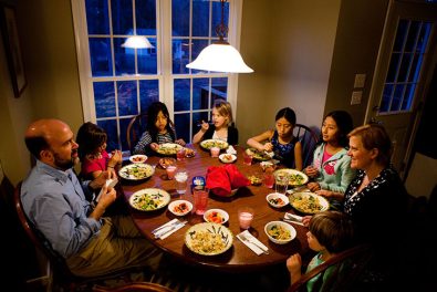 eating-dinner-with-your-family-helps-relieve-stress
