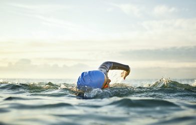 can-cold-water-swimming-help-alleviate-menopause-symptoms